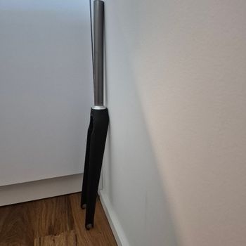 Used Van Rysel carbon fork direct mount bike — image 4 of 4