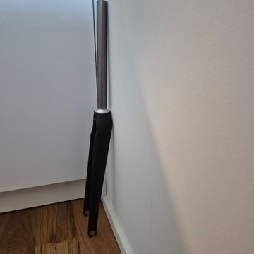Used Van Rysel carbon fork direct mount bike — image 4 of 4