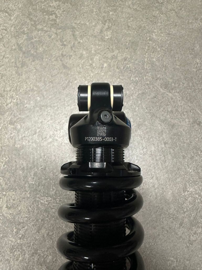 Used Fox DHX2 Coil Shock 2025 bike — image 5 of 8