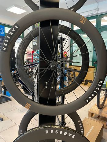 Used Dt Swiss Reserve 57/64 Wheelset bike — image 10 of 13