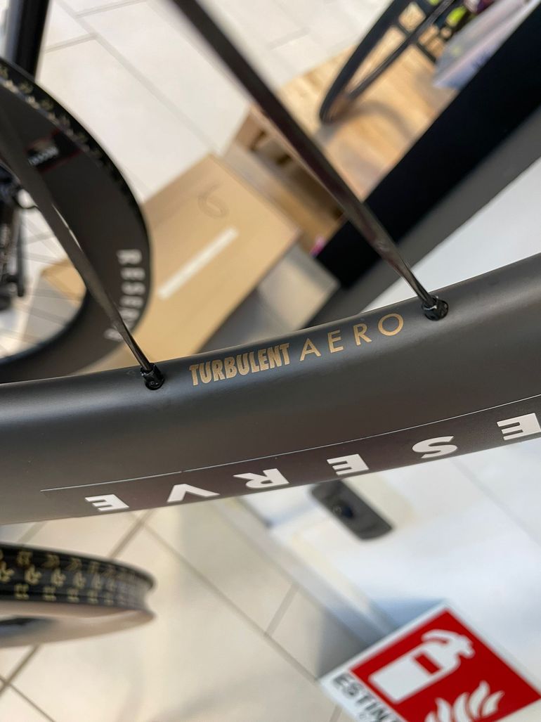 Used Dt Swiss Reserve 57/64 Wheelset bike — image 6 of 13