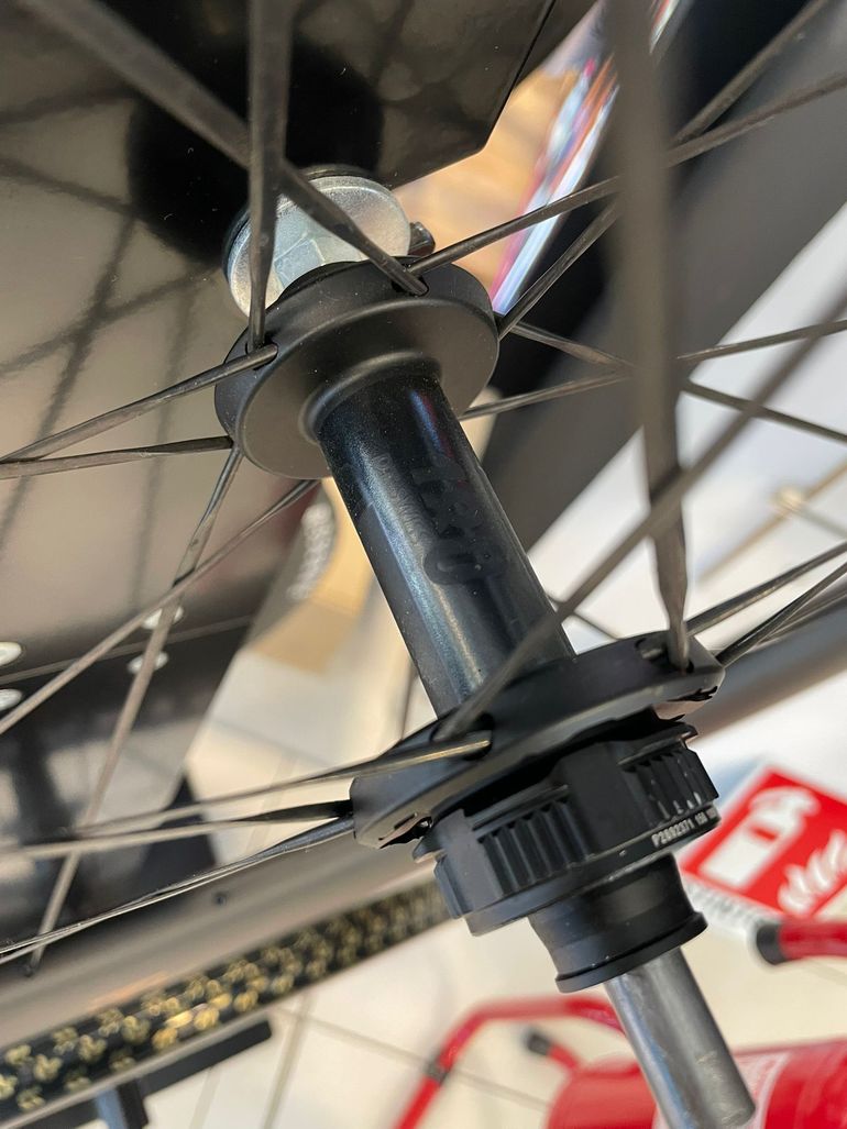 Used Dt Swiss Reserve 57/64 Wheelset bike — image 9 of 13