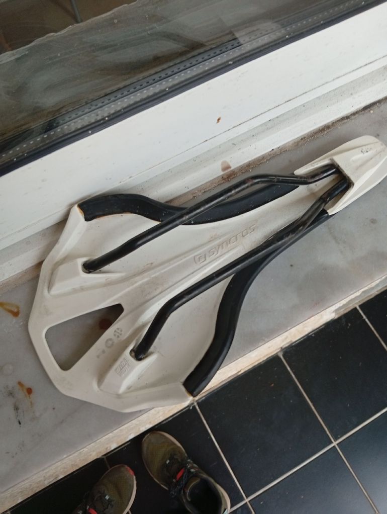 Used Syncros RR 2.0 Saddle bike — image 2 of 2