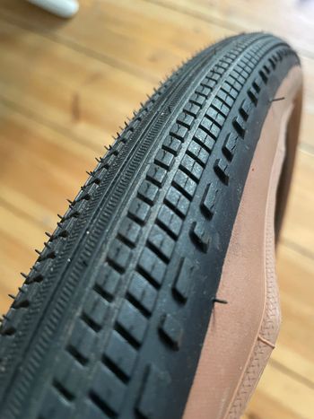 Used Bontrager Girona Pro 700 x 42c Tubeless Ready bike — image 4 of 4