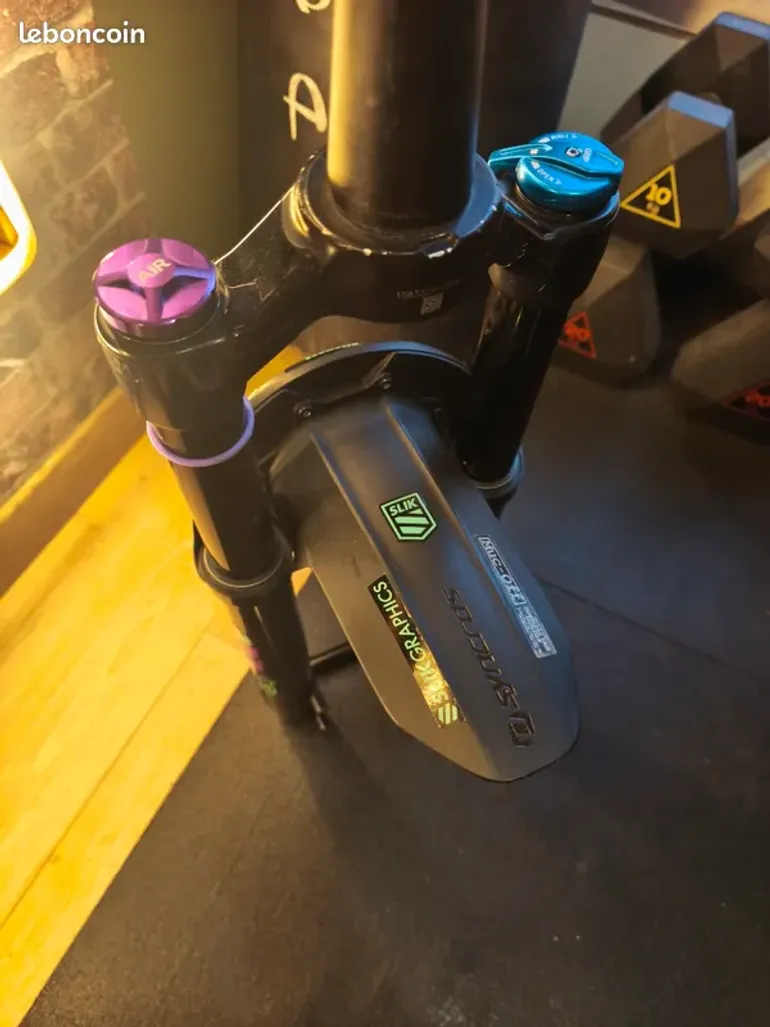 Used Fox 34 Performance 2022 bike — image 2 of 9