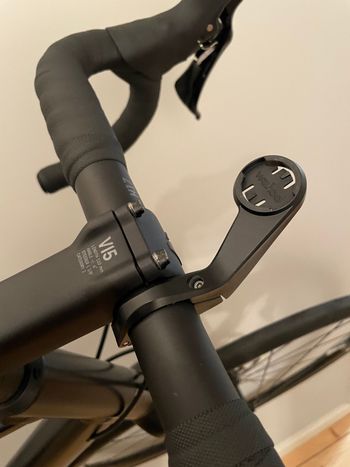 Used Wahoo ELEMNT BOLT v1 GPS Bike Computer 2017 bike — image 16 of 17
