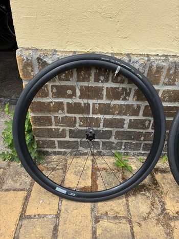 Used Rose R-Twenty Five 28" Road bike — image 2 of 11