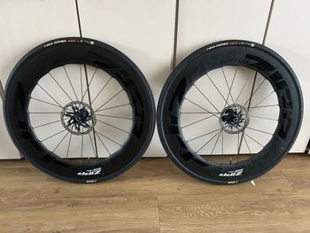 Used Zipp 858 NSW Carbon Tubeless Disc Brake Wheelset bike