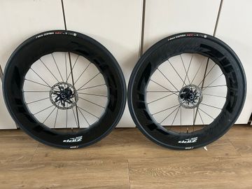 Używany Zipp 858 NSW Carbon Tubeless Disc Brake Wheelset Wheels