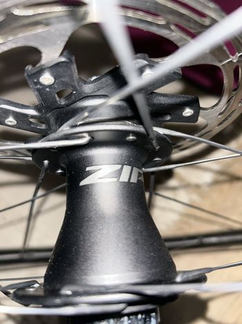 Used Zipp 858 NSW Carbon Tubeless Disc Brake Wheelset bike — image 5 of 5