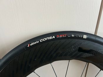 Used Zipp 858 NSW Carbon Tubeless Disc Brake Wheelset bike — image 2 of 4