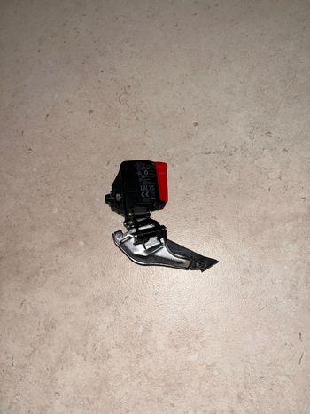 Used Sram Rival eTap AXS Front Derailleur bike — image 2 of 2
