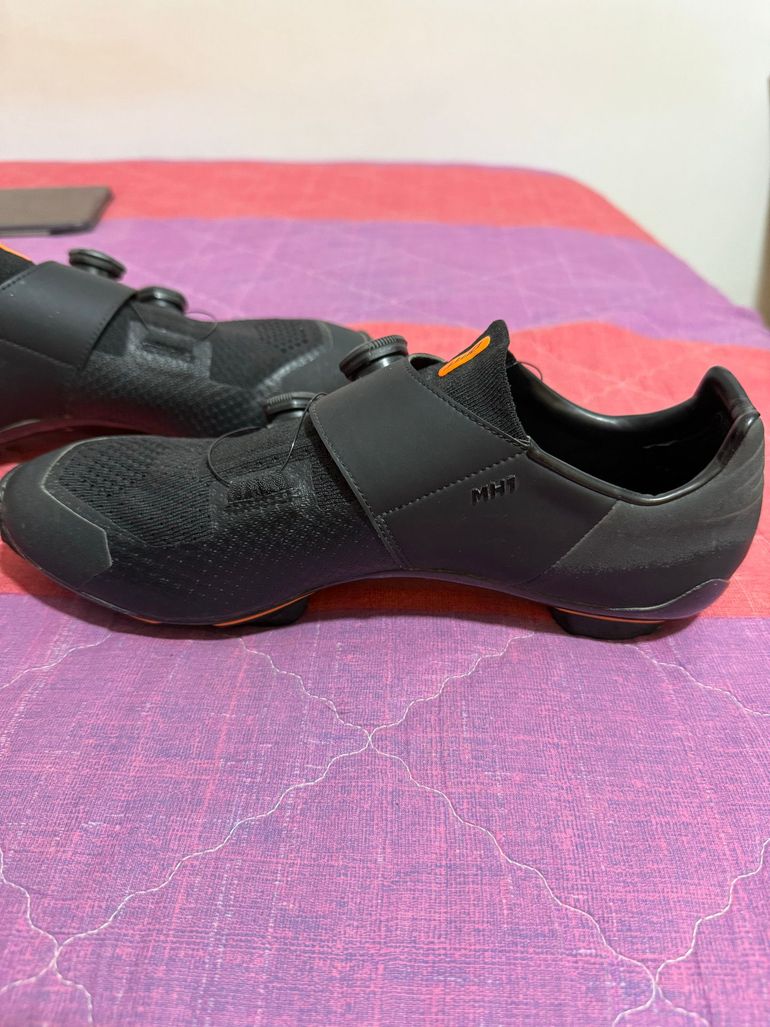 Used Dmt MH1 MTB Shoes bike — image 4 of 5