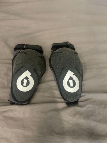 Used SixSixOne Protections for elbows and knees Cycling Clothing