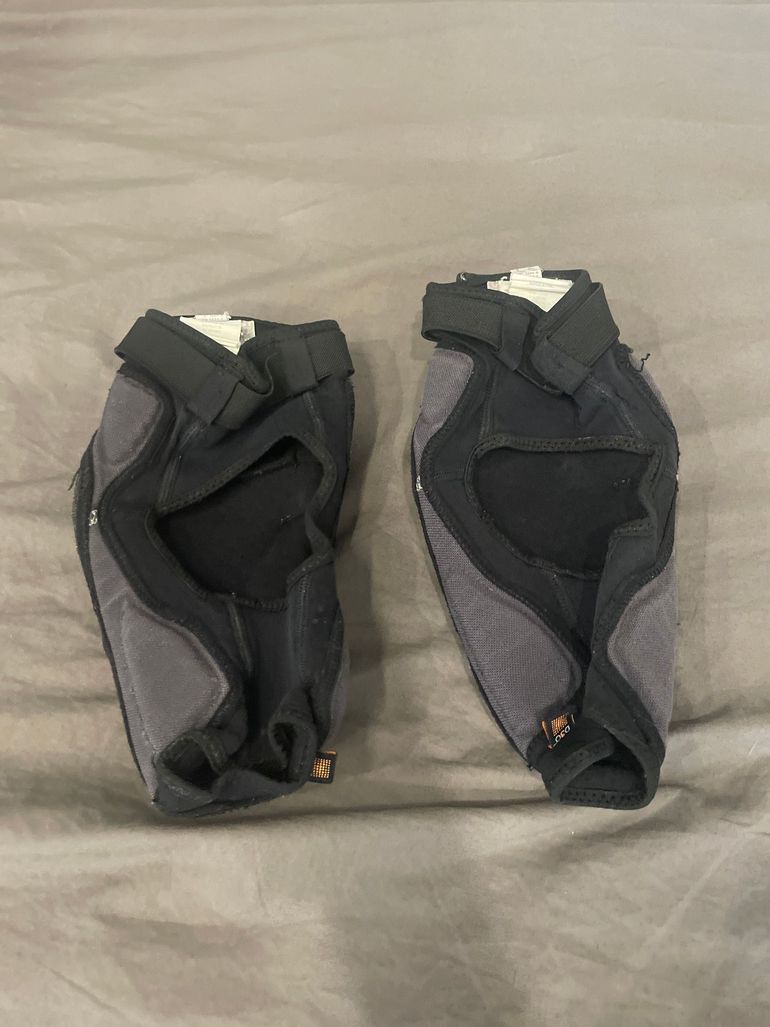 Used SixSixOne Protections for elbows and knees bike — image 2 of 4