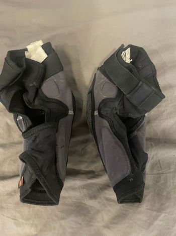 Used SixSixOne Protections for elbows and knees bike — image 4 of 4