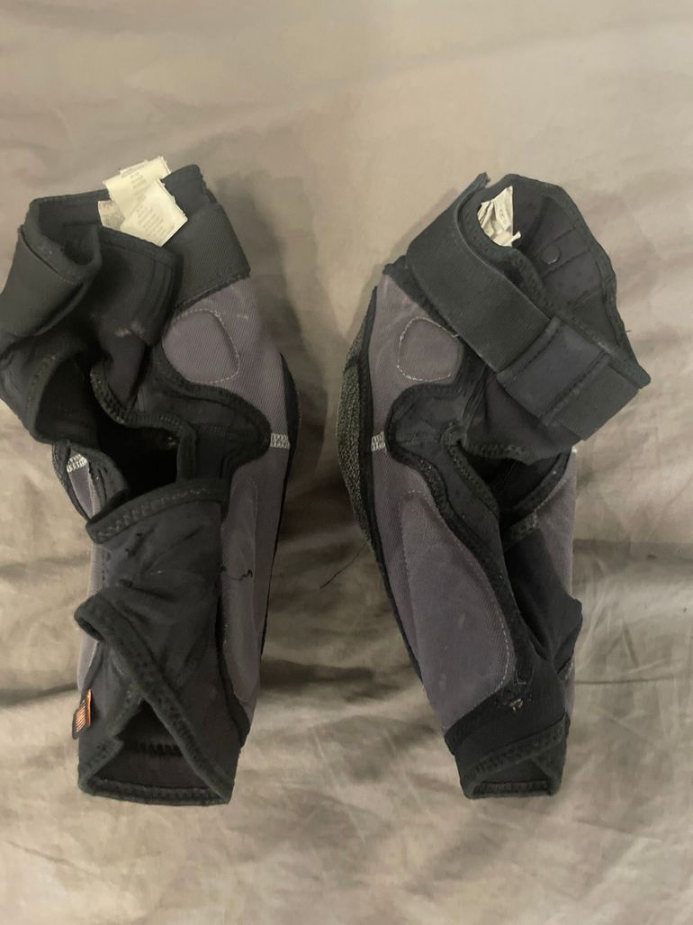 Used SixSixOne Protections for elbows and knees bike — image 4 of 4