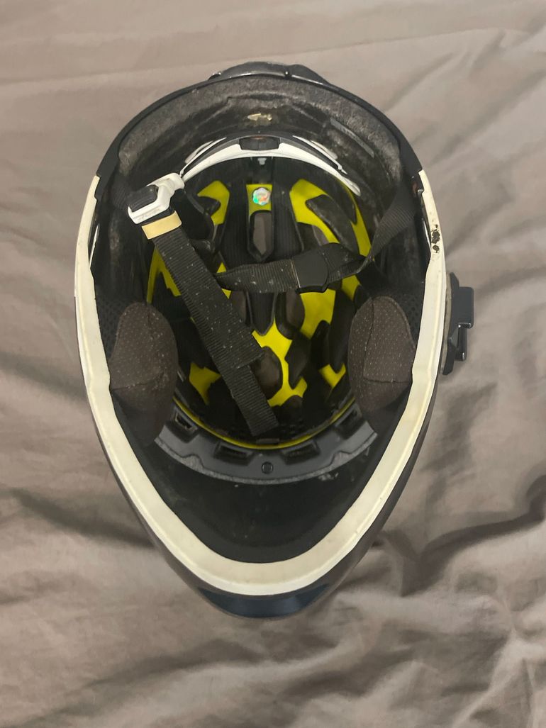 Used Bell Technical Bike Helmet bike — image 2 of 7