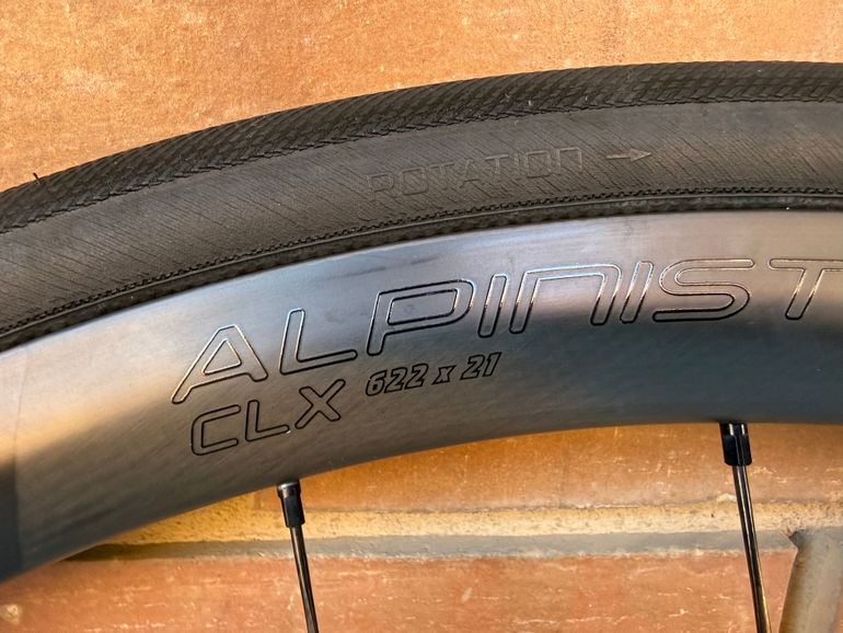 Used Roval Alpinist CLX II 2025 bike — image 14 of 15