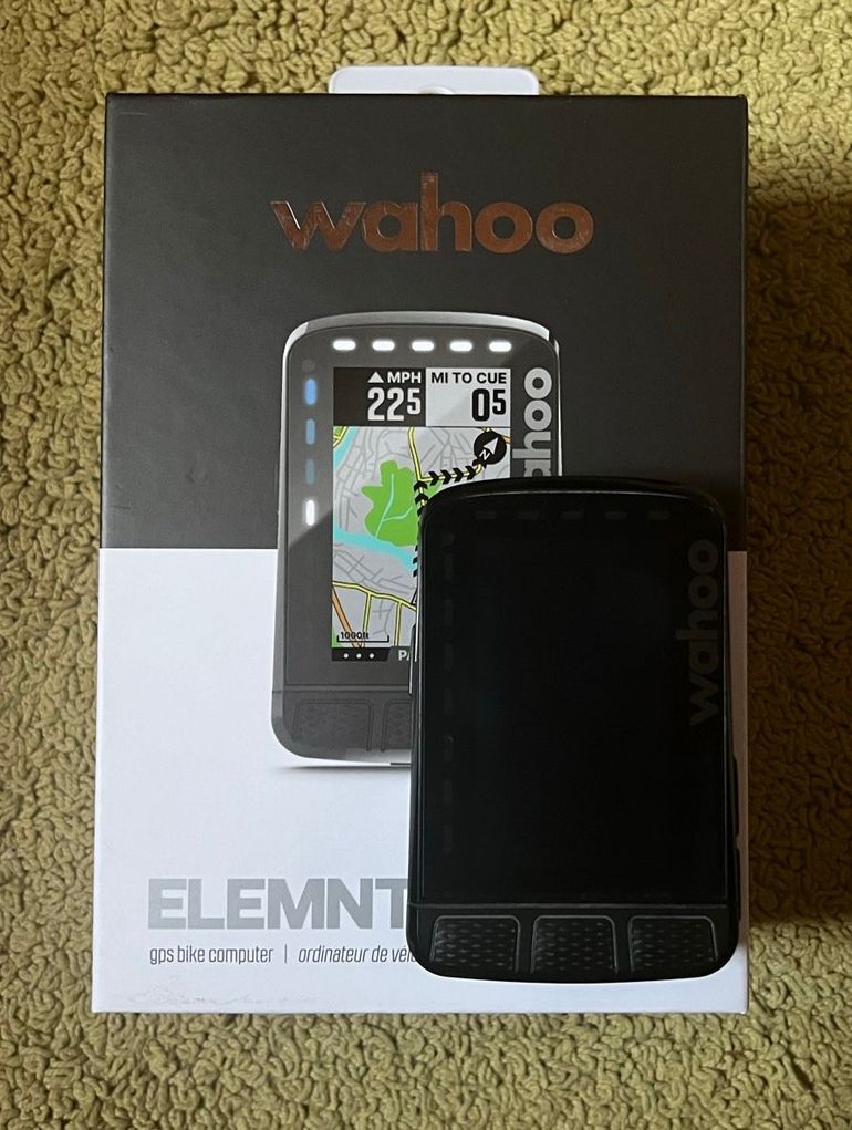 Used Wahoo ELEMNT ROAM v2 GPS Bike Computer 2025 bike — image 2 of 8