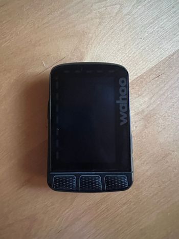 Used Wahoo ELEMNT ROAM v2 GPS Bike Computer 2025 bike — image 3 of 8