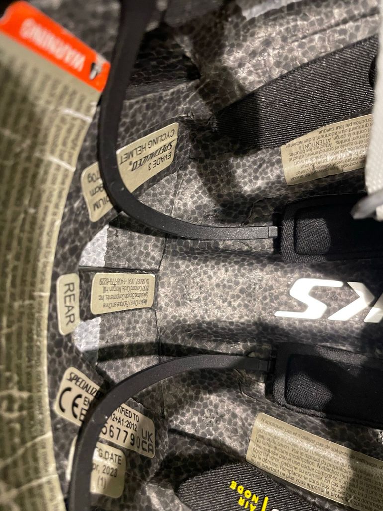 Used Specialized Evade 3 Helmet bike — image 9 of 11