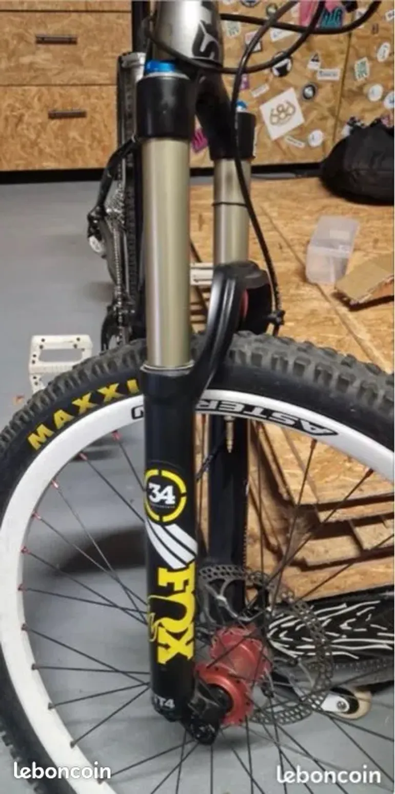 Used Fox 34 Performance bike — image 2 of 10