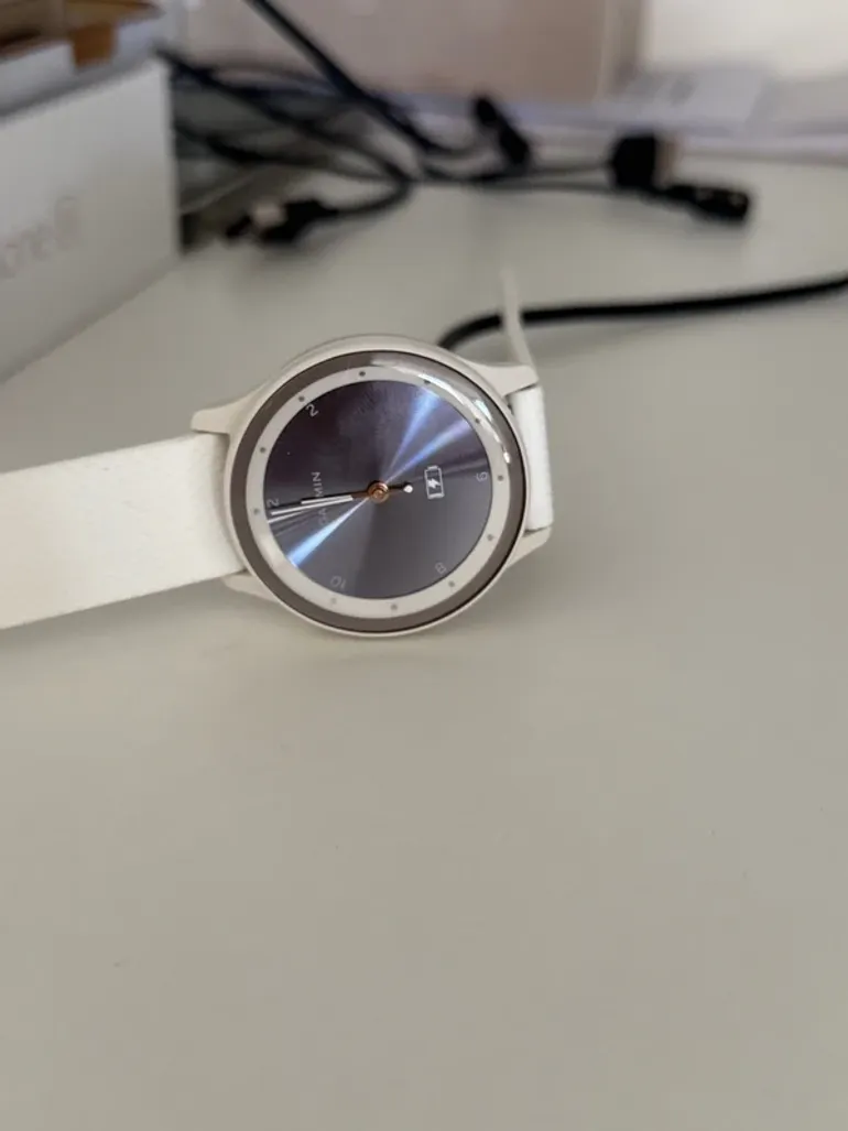 Used Garmin Vivomove Sport bike — image 4 of 4