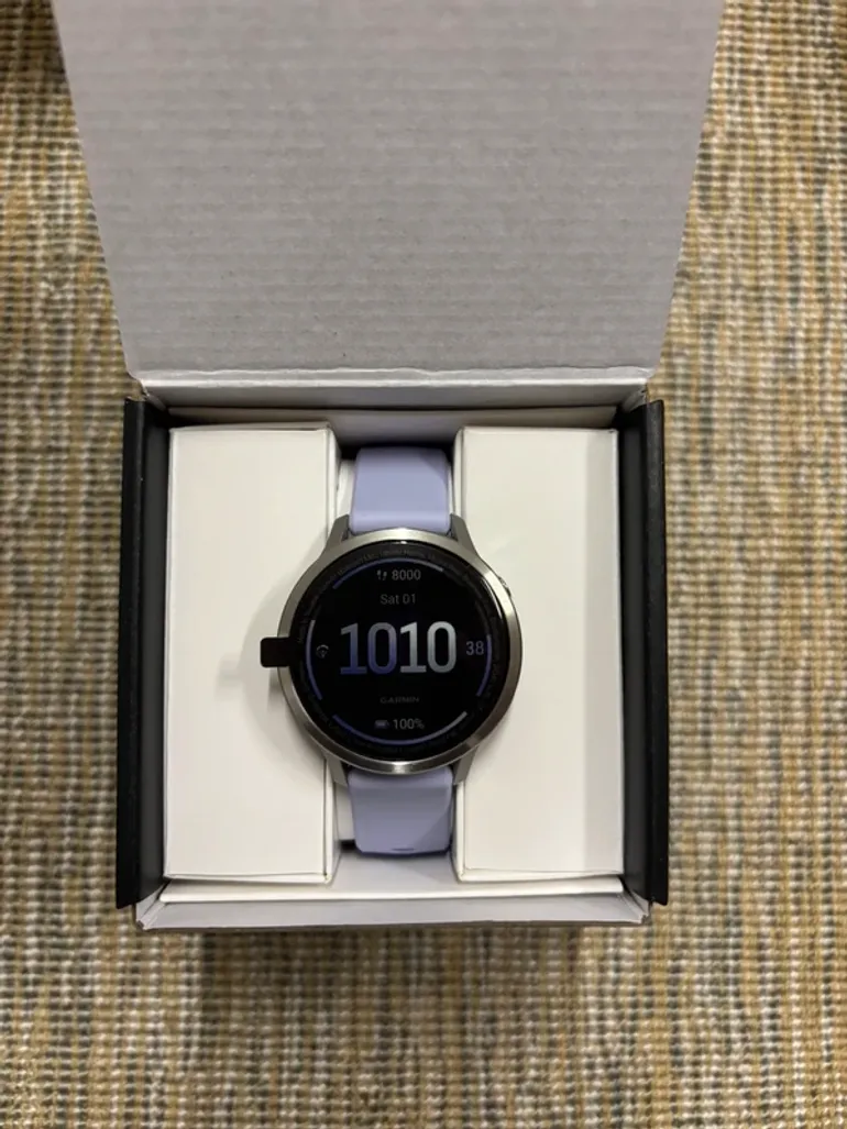 Used Garmin Venu 4 bike — image 2 of 6