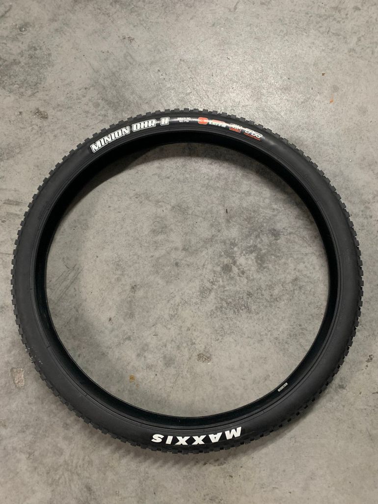 Used Maxxis Minion DHR II EXO/TR 60 TPI Tubeless 29" x 2.30 bike — image 4 of 5