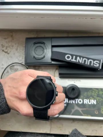 Used Suunto Run All Black Electronics