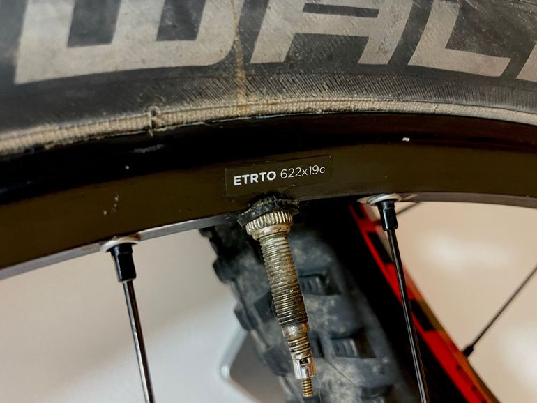 Used Roval Control 2014 bike — image 10 of 10