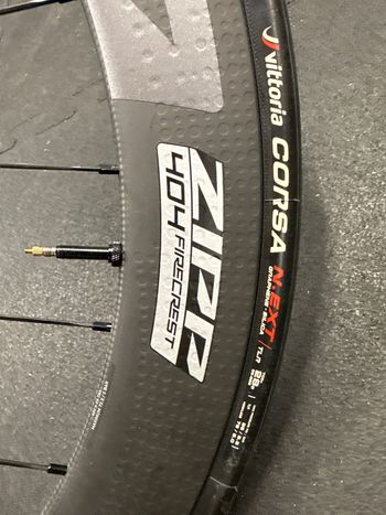 Used Zipp 404 Firecrest Disc Wheelset 2025 bike — image 2 of 4