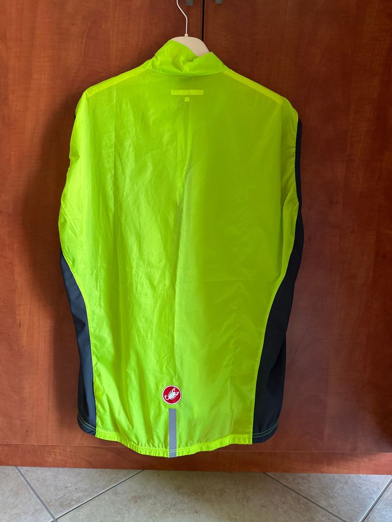 Used Castelli Gilet Antivento 2XL bike — image 2 of 2