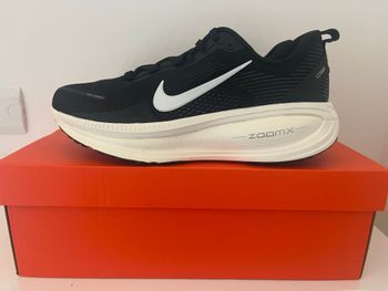 Used Nike Vomero 18 2025 bike