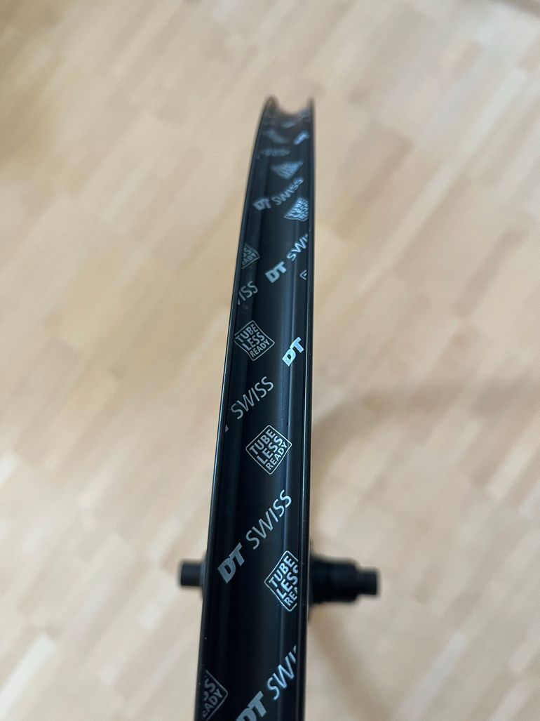 Used Dt Swiss 1800 SPLINE Wheelset 2025 bike — image 4 of 4
