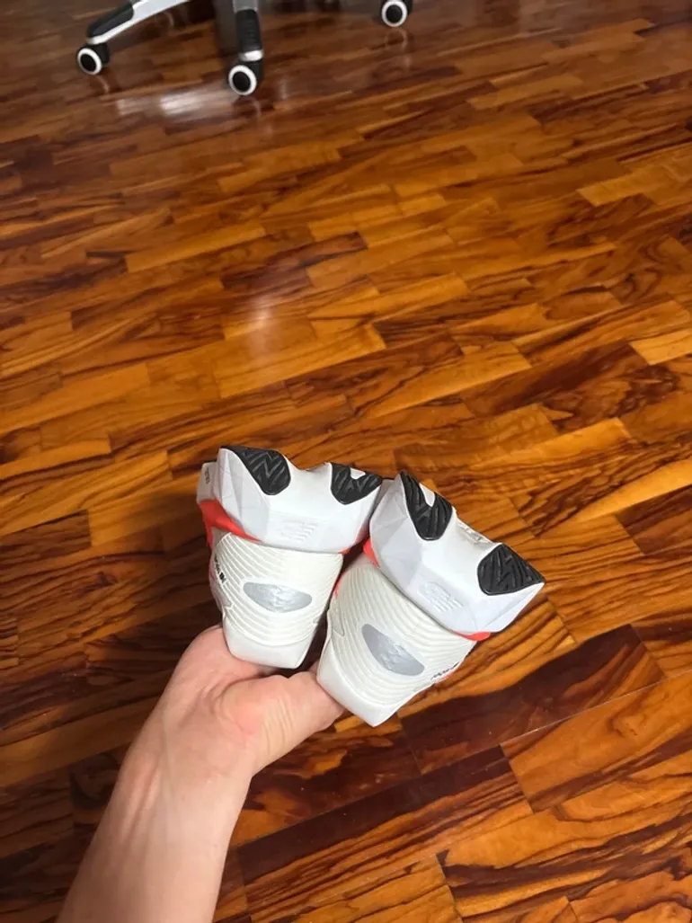 Used New Balance Fuelcell Rebel v5 bike — image 7 of 9