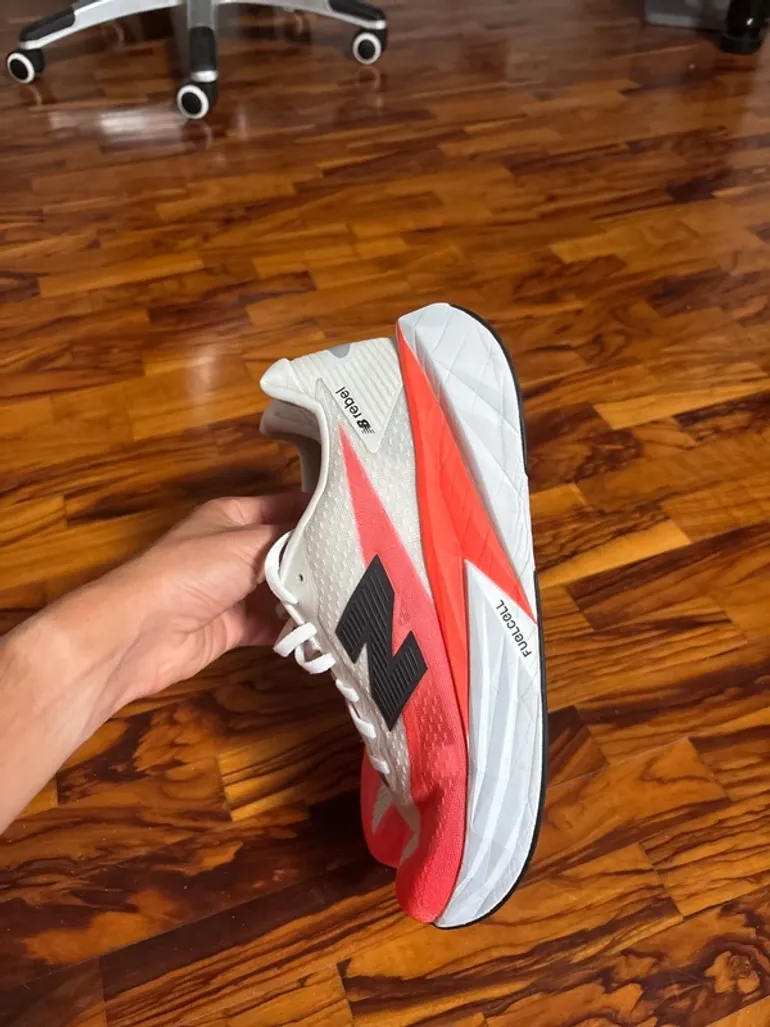 Used New Balance Fuelcell Rebel v5 bike — image 4 of 9