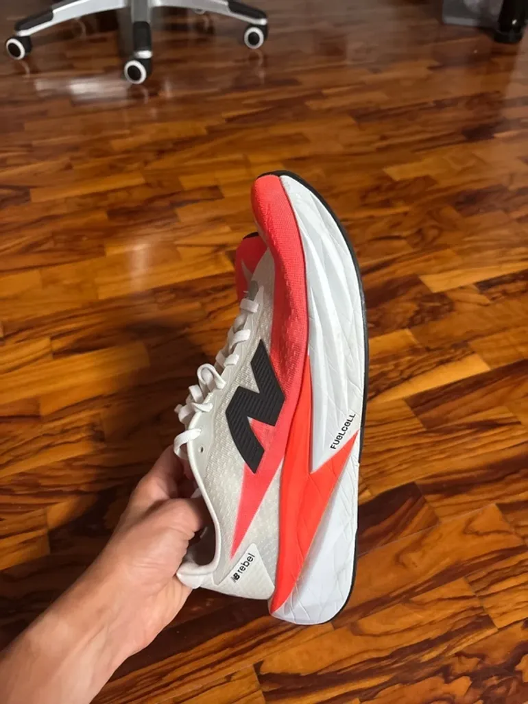 Used New Balance Fuelcell Rebel v5 bike — image 6 of 9