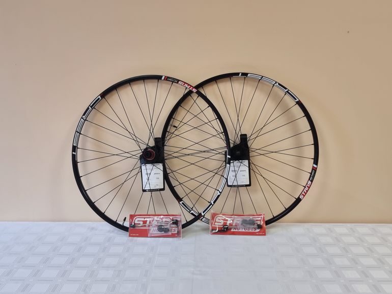 Used Stans Notubes CLEARANCE SALE! -50% carbon wheels Podium / Crest. Many different sizes available bike — image 3 of 9