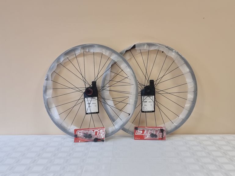 Used Stans Notubes CLEARANCE SALE! -50% carbon wheels Podium / Crest. Many different sizes available bike — image 2 of 9