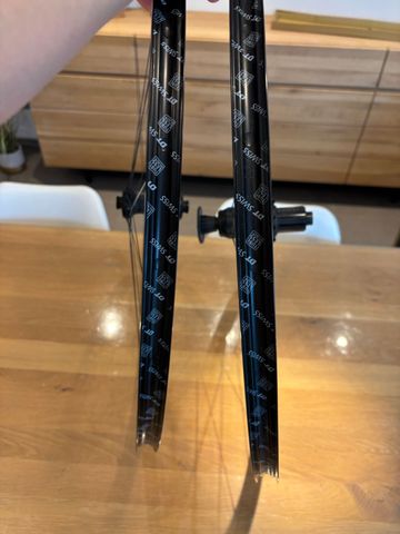 Brugt Dt Swiss E1800 Wheelset 2020 bike — billede 9 af 10