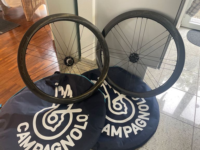 Used Campagnolo Bora WTO 45 DB Laufradsatz 28" Carbon bike — image 1 of 6