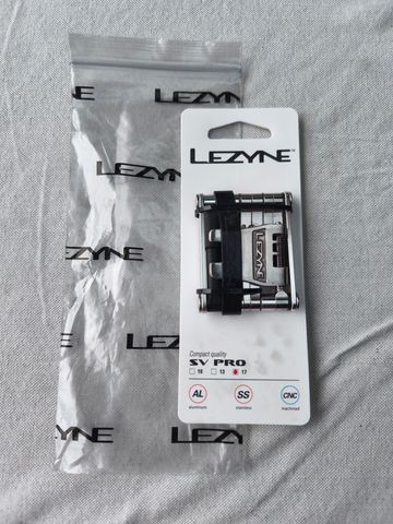 Used Lezyne SV Pro 17 Cycling Accessories