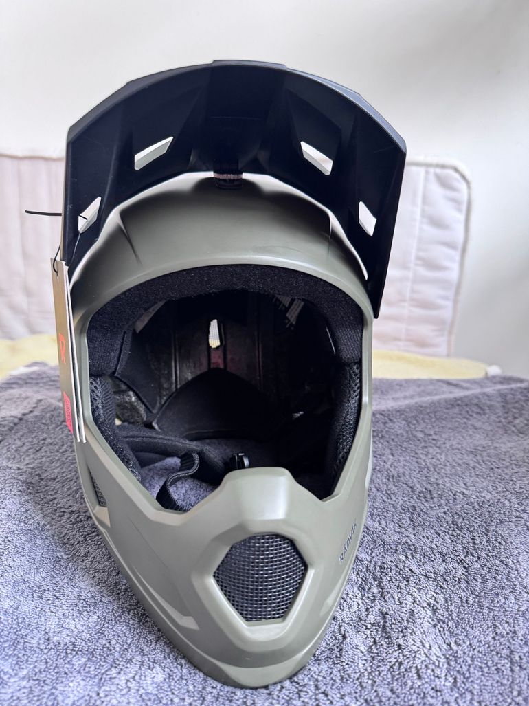 Used Radvik Kask ochronny 2023 bike — image 2 of 13