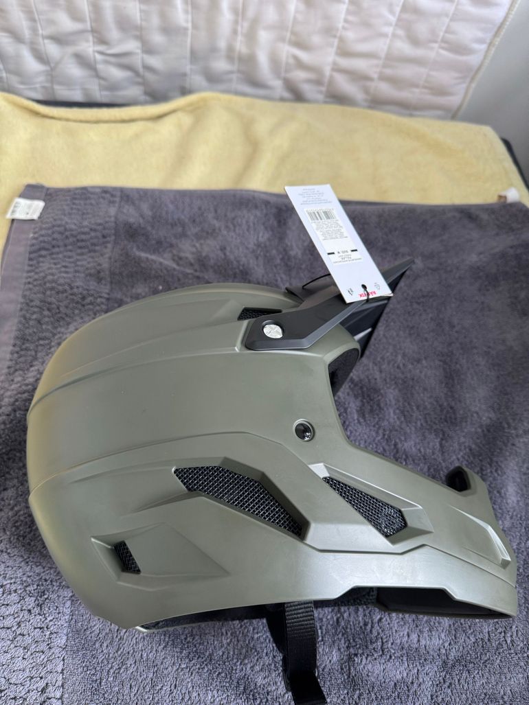 Used Radvik Kask ochronny 2023 bike — image 10 of 13
