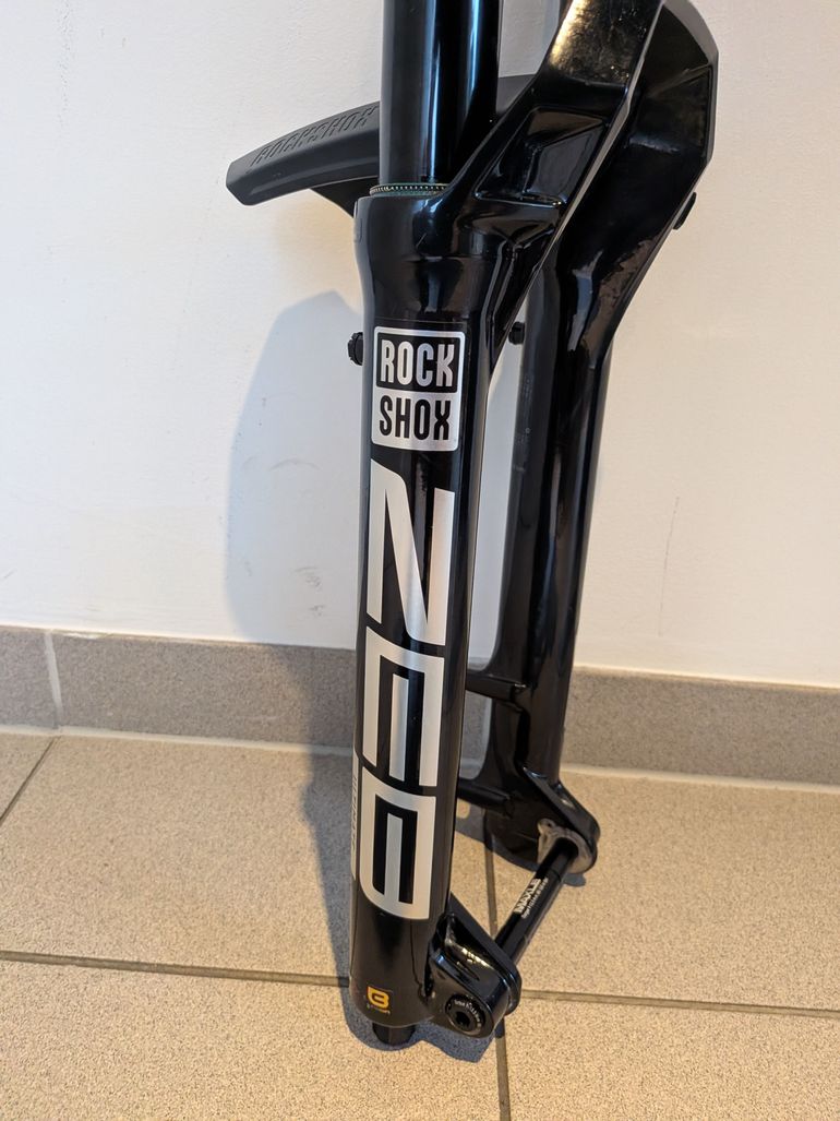Used Rock Shox Zeb Ultimate Charger 3.0 2023 bike — image 8 of 13