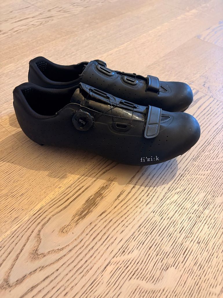 Used Fizik Tempo overcurve R5 2022 bike — image 1 of 6