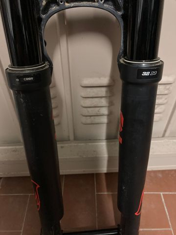 Gebrauchtes Fox 32 G2 100mm 2023 bike — Bild 4 von 5