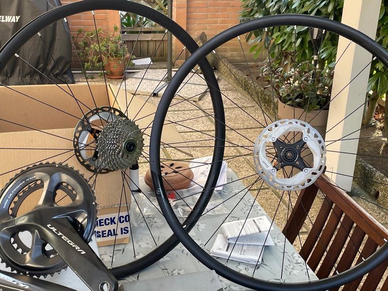 Used Shimano Ultegra R8000 11-speed Groupset 2021 bike — image 1 of 5